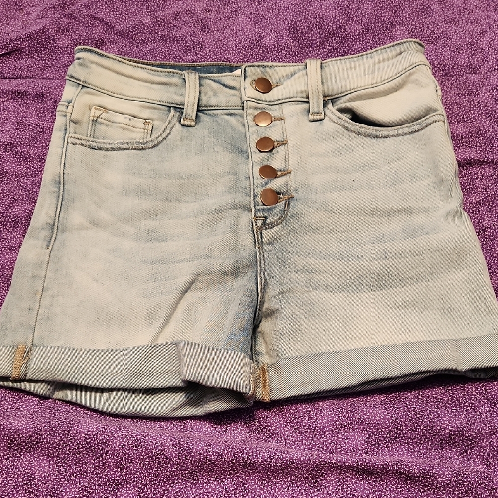 Pink Lily Light Wash Denim Button-Front Shorts
